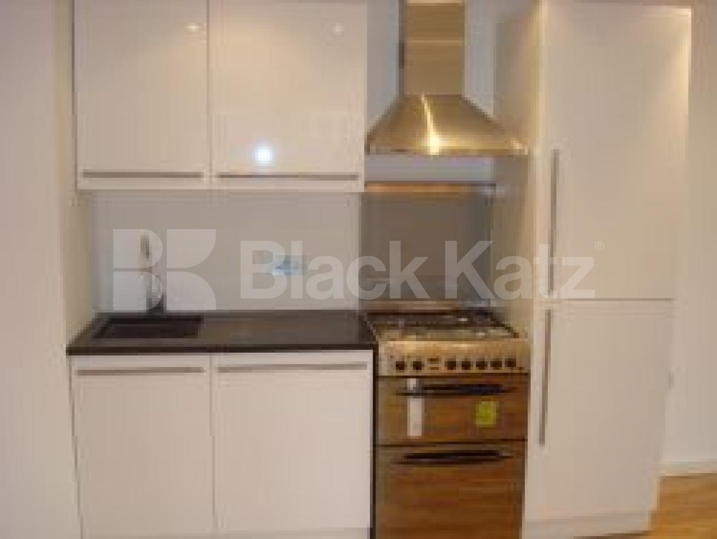 			MUST SEE !!!!!!!, 1 Bedroom, 1 bath, 1 reception House			 St Johns Way, Archway